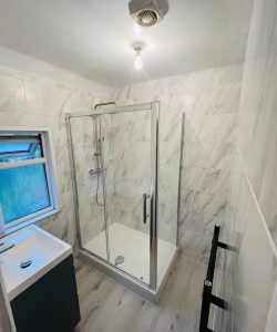 full-bathroom-refurbishment-content-in-image-local-bathroom-fitters-Basingstoke.jpg