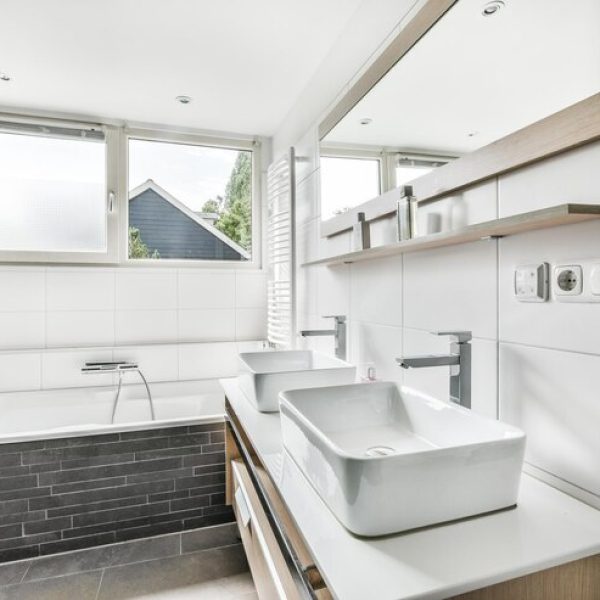 full-bathroom-refurbishments-content-image.jpg